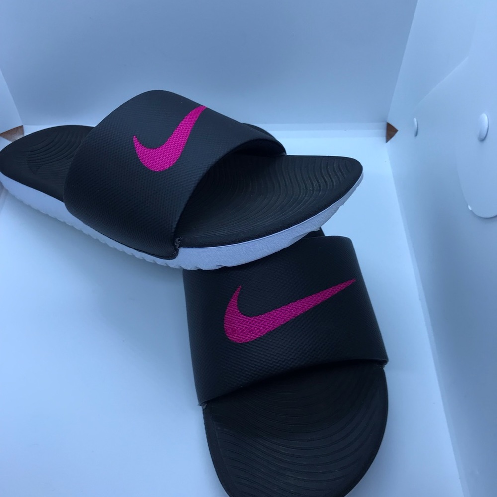 ‼️SOLD‼️Nike Slip on sandals women’s size 11 - Picture 2 of 5